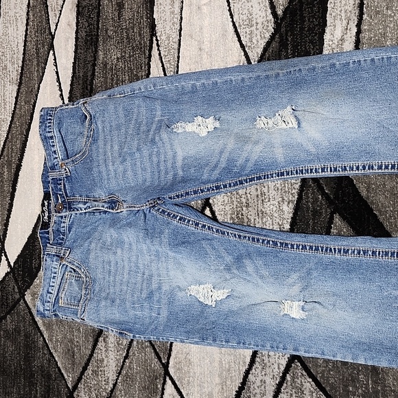 TRUE LUCK EMBROIDERED DISTRESSED STRAIGHT LEG DENIM JEAN - Picture 7 of 14